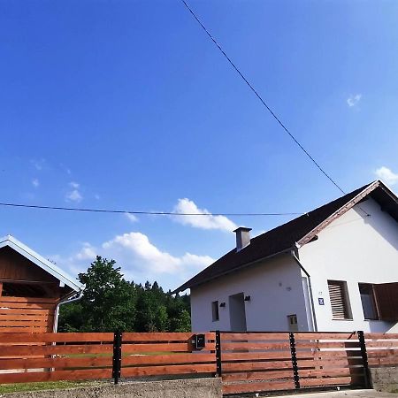 Slatinski Drenovac Holiday Home Little House On Papuk المظهر الخارجي الصورة